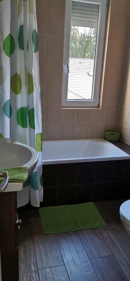 Appartamento Vivi Wellness Apartman Siófok Esterno foto